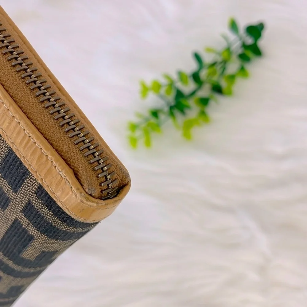 Fendi Zucca Zippy‎ Wallet